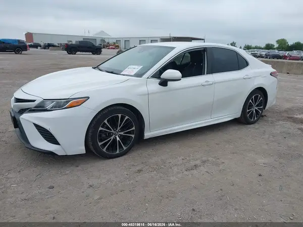 4T1B11HK2KU724202 2019 TOYOTA CAMRY - Image 2