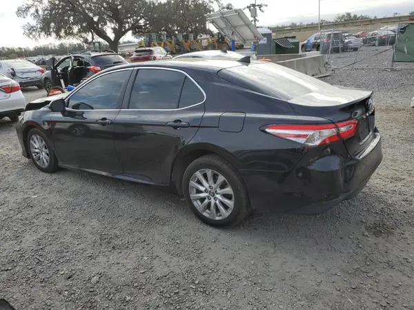 4T1B11HK2KU727794 2019 TOYOTA CAMRY - Image 2