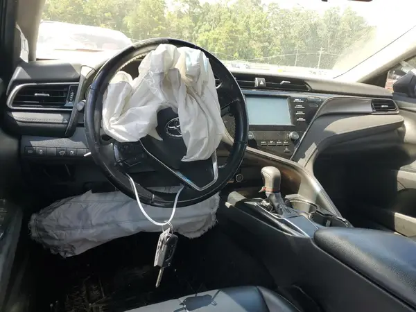 4T1B11HK2KU727827 2019 TOYOTA CAMRY - Image 8