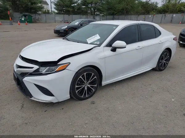 4T1B11HK2KU730596 2019 TOYOTA CAMRY - Image 2