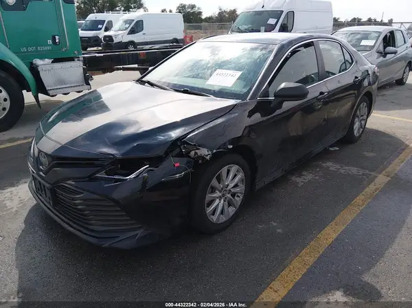 4T1B11HK2KU730811 2019 TOYOTA CAMRY - Image 2