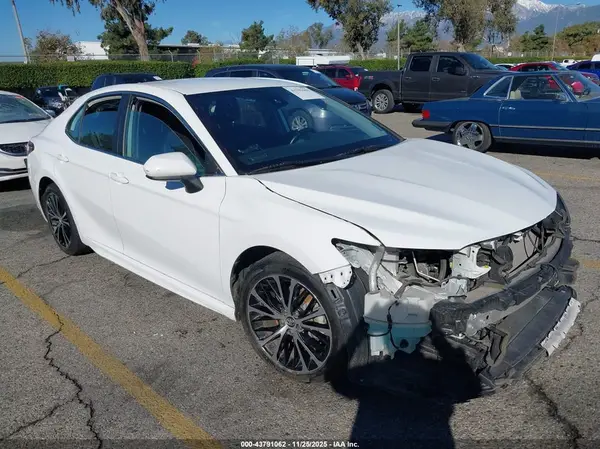 4T1B11HK2KU735216 2019 TOYOTA CAMRY - Image 1