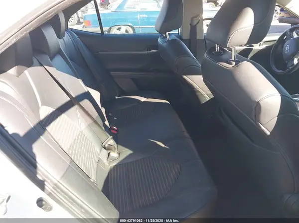 4T1B11HK2KU735216 2019 TOYOTA CAMRY - Image 8
