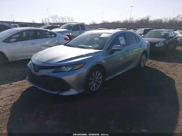 4T1B11HK2KU735281 2019 TOYOTA CAMRY - Image 2