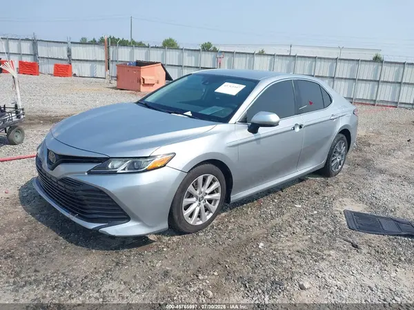 4T1B11HK2KU736611 2019 TOYOTA CAMRY - Image 2