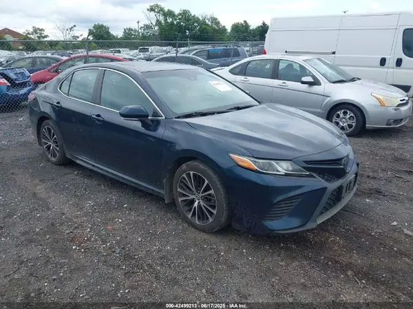 4T1B11HK2KU738133 2019 TOYOTA CAMRY - Image 1