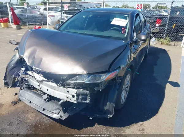 4T1B11HK2KU738696 2019 TOYOTA CAMRY - Image 2