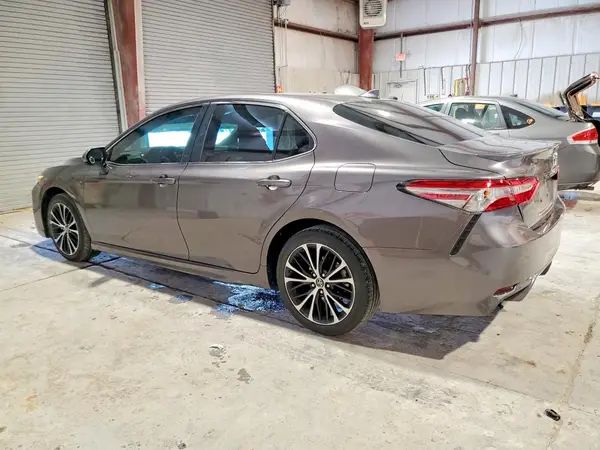 4T1B11HK2KU739038 2019 TOYOTA CAMRY - Image 2