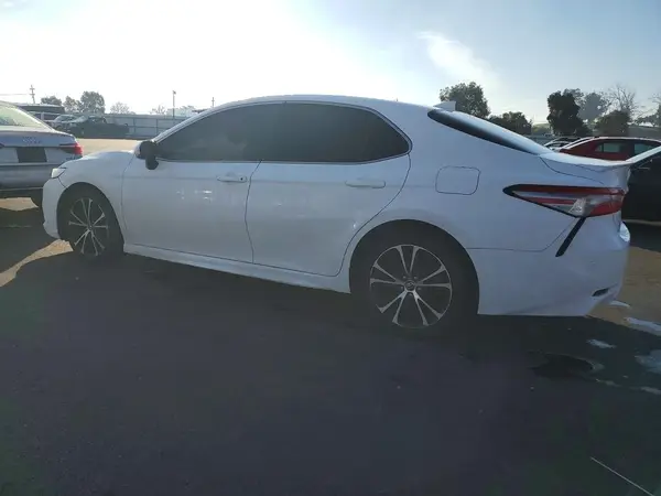 4T1B11HK2KU740836 2019 TOYOTA CAMRY - Image 2