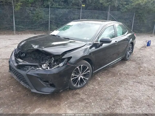 4T1B11HK2KU741422 2019 TOYOTA CAMRY - Image 2