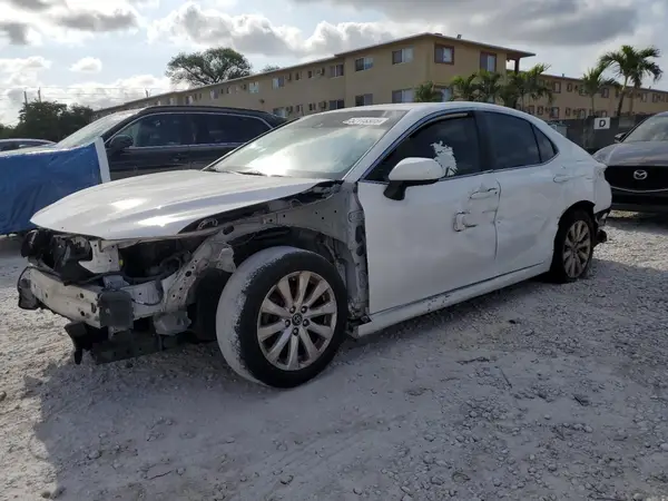 4T1B11HK2KU742294 2019 TOYOTA CAMRY - Image 1