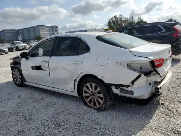4T1B11HK2KU742294 2019 TOYOTA CAMRY - Image 2