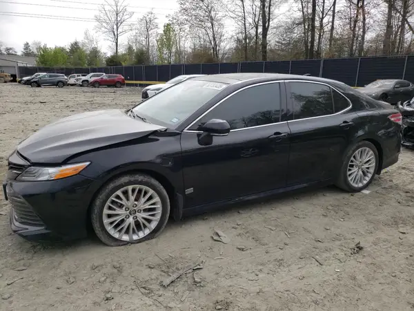 4T1B11HK2KU744868 2019 TOYOTA CAMRY - Image 1