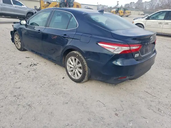 4T1B11HK2KU746183 2019 TOYOTA CAMRY - Image 2