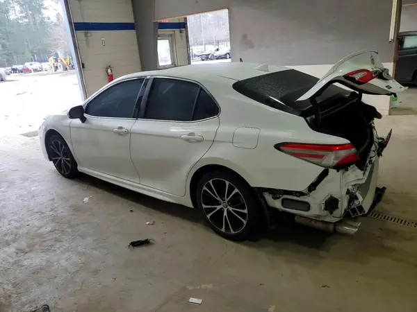 4T1B11HK2KU747270 2019 TOYOTA CAMRY - Image 2