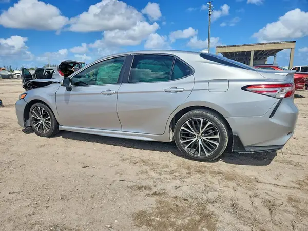 4T1B11HK2KU747544 2019 TOYOTA CAMRY - Image 2