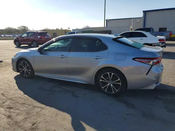 4T1B11HK2KU750198 2019 TOYOTA CAMRY - Image 2