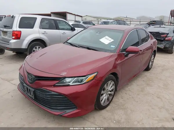 4T1B11HK2KU750220 2019 TOYOTA CAMRY - Image 2