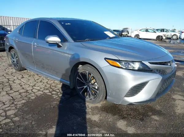 4T1B11HK2KU751254 2019 TOYOTA CAMRY - Image 1