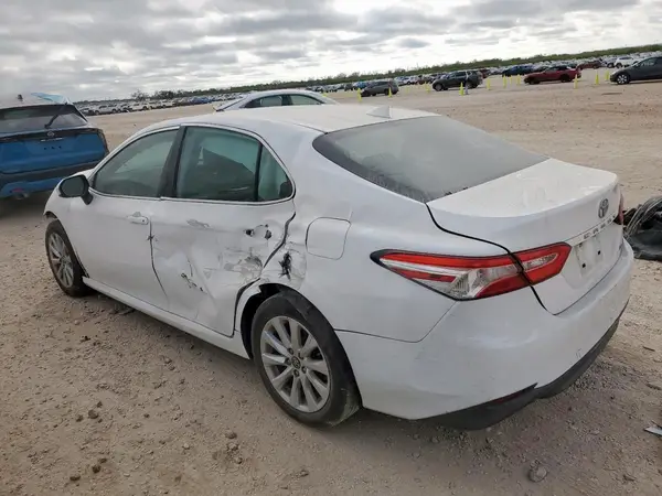 4T1B11HK2KU754820 2019 TOYOTA CAMRY - Image 2