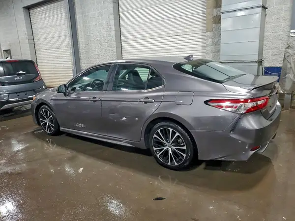 4T1B11HK2KU760164 2019 TOYOTA CAMRY - Image 2