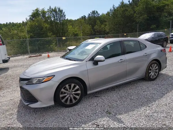 4T1B11HK2KU760391 2019 TOYOTA CAMRY - Image 2