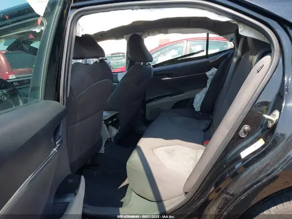 4T1B11HK2KU760844 2019 TOYOTA CAMRY - Image 8