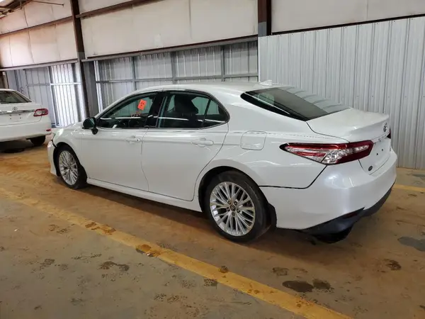 4T1B11HK2KU761413 2019 TOYOTA CAMRY - Image 2