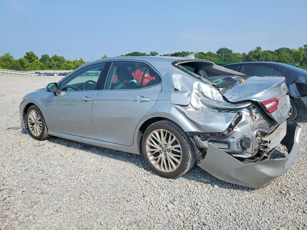 4T1B11HK2KU762156 2019 TOYOTA CAMRY - Image 2