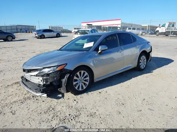 4T1B11HK2KU764084 2019 TOYOTA CAMRY - Image 2