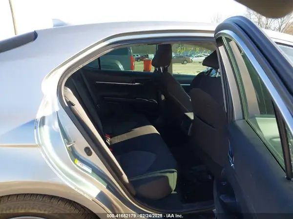 4T1B11HK2KU764084 2019 TOYOTA CAMRY - Image 8
