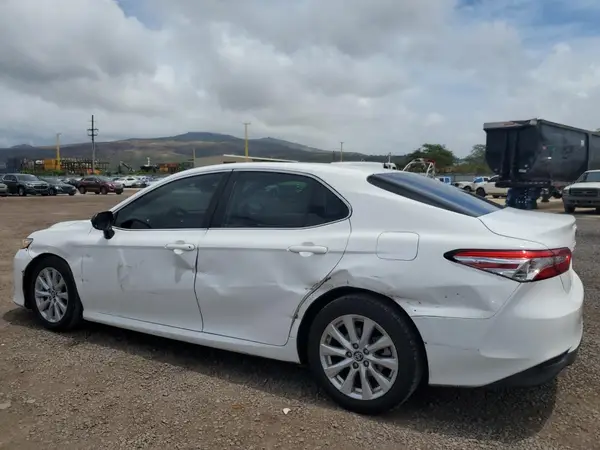 4T1B11HK2KU764098 2019 TOYOTA CAMRY - Image 2