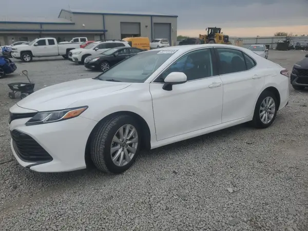 4T1B11HK2KU769172 2019 TOYOTA CAMRY - Image 1