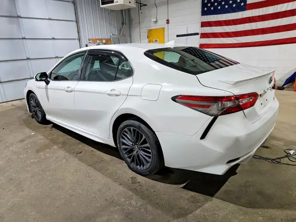 4T1B11HK2KU770418 2019 TOYOTA CAMRY - Image 2