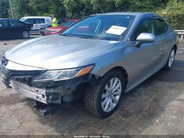 4T1B11HK2KU771648 2019 TOYOTA CAMRY - Image 2