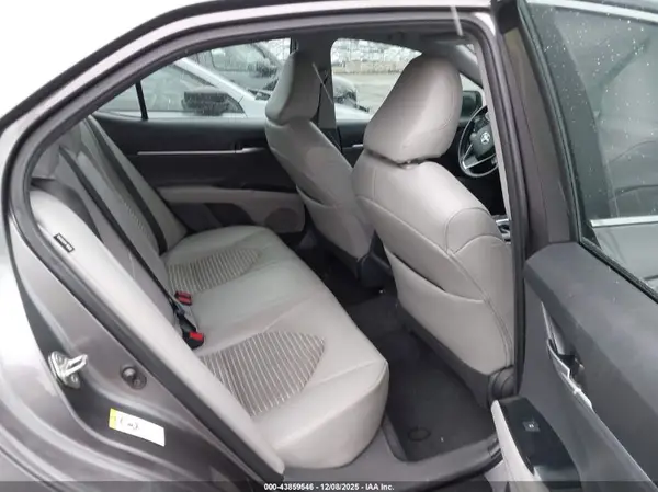 4T1B11HK2KU774324 2019 TOYOTA CAMRY - Image 8