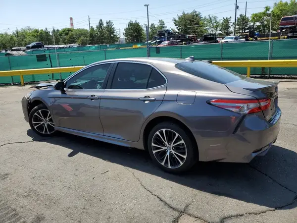 4T1B11HK2KU774338 2019 TOYOTA CAMRY - Image 2