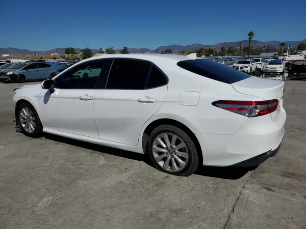 4T1B11HK2KU775442 2019 TOYOTA CAMRY - Image 2