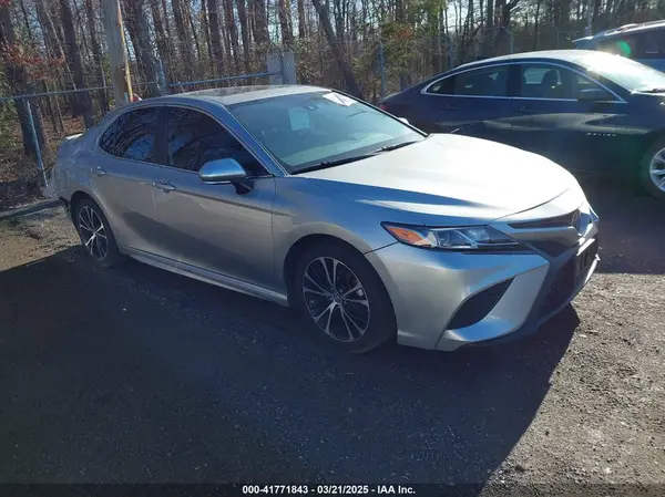 4T1B11HK2KU776347 2019 TOYOTA CAMRY - Image 1