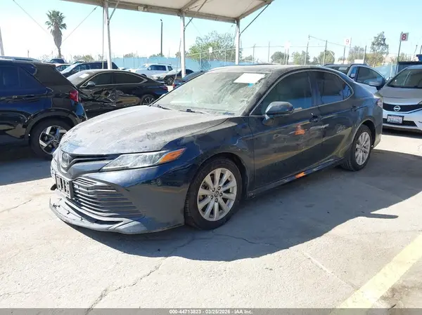 4T1B11HK2KU776784 2019 TOYOTA CAMRY - Image 2