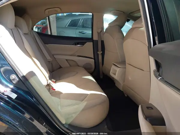 4T1B11HK2KU776784 2019 TOYOTA CAMRY - Image 8