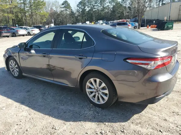 4T1B11HK2KU776901 2019 TOYOTA CAMRY - Image 2