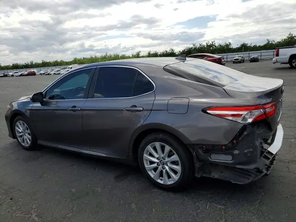 4T1B11HK2KU779197 2019 TOYOTA CAMRY - Image 2