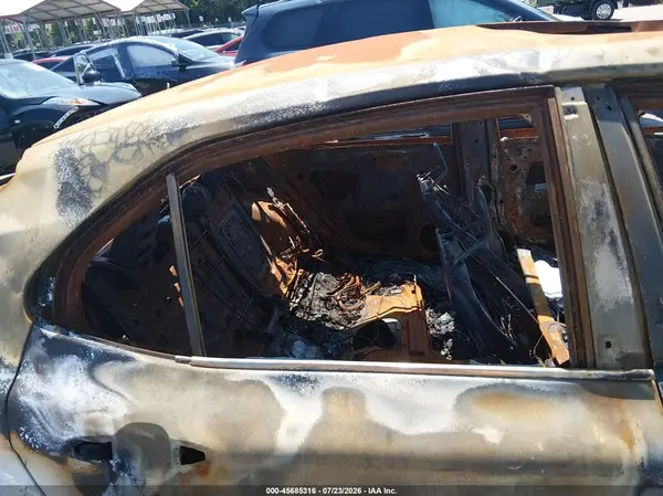 4T1B11HK2KU783671 2019 TOYOTA CAMRY - Image 8