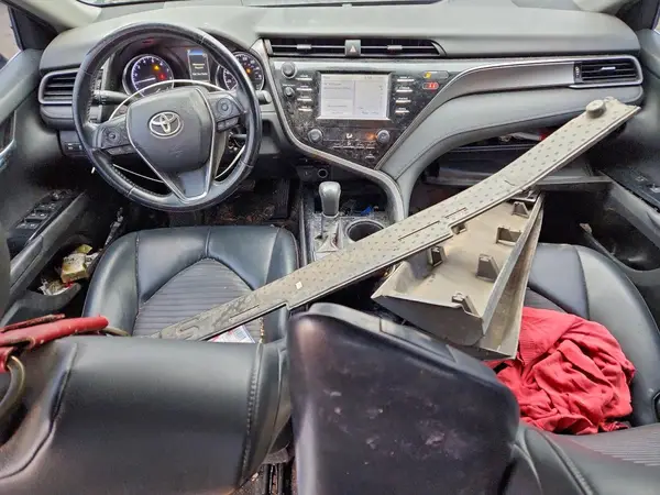 4T1B11HK2KU784089 2019 TOYOTA CAMRY - Image 8