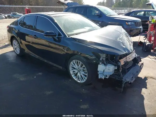 4T1B11HK2KU785131 2019 TOYOTA CAMRY - Image 1