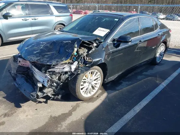 4T1B11HK2KU785131 2019 TOYOTA CAMRY - Image 2