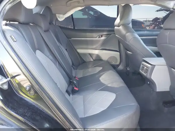 4T1B11HK2KU785131 2019 TOYOTA CAMRY - Image 8