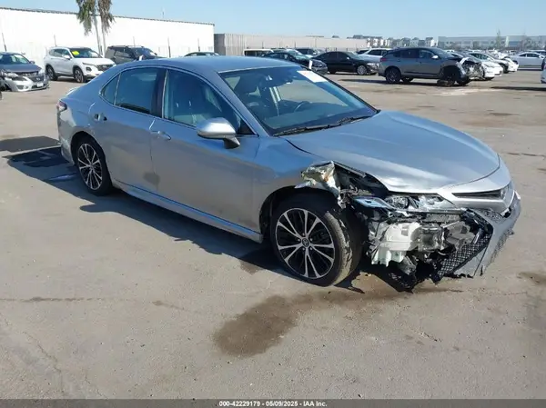 4T1B11HK2KU789440 2019 TOYOTA CAMRY - Image 1