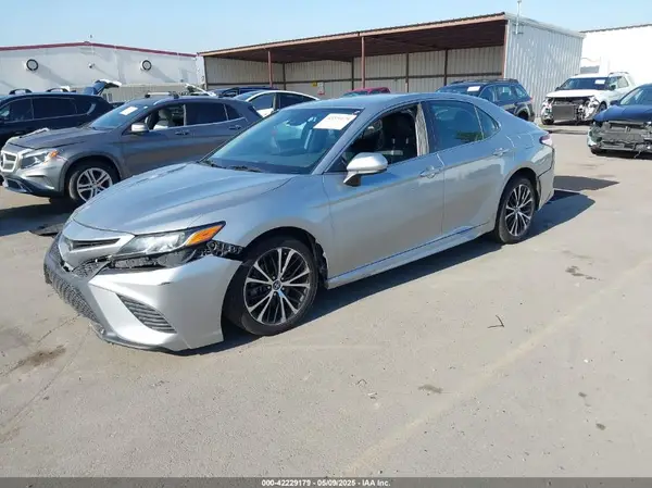 4T1B11HK2KU789440 2019 TOYOTA CAMRY - Image 2